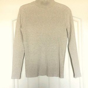 Kim Rogers light beige cable knit pullover mock turtleneck medium sweater.